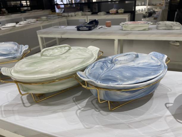 Marmorist keraamiline taldrik: ideaalne segu kunstist ja praktilisusest söögilaual