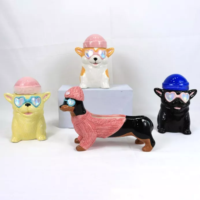 Loomade keraamilise küünlahoidja Loomade keraamilise küünlahoidja