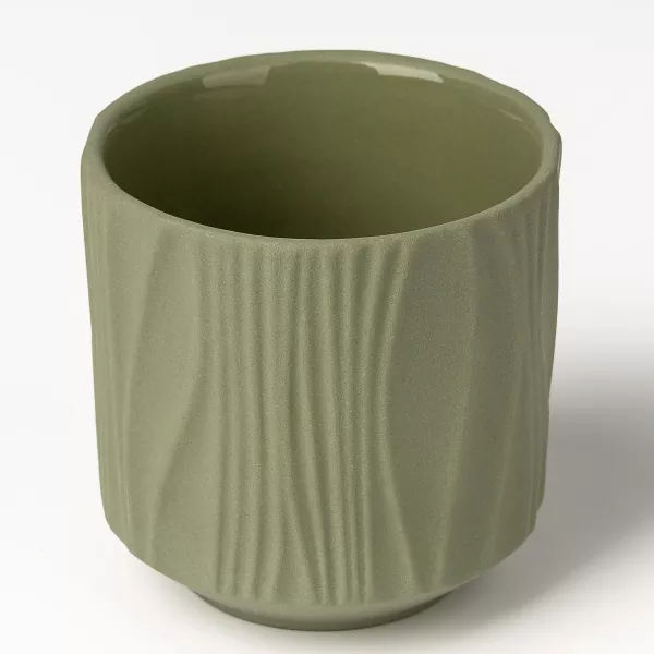 Neljavärvilised matt vertikaalse mustriga keraamilised küünlajalad