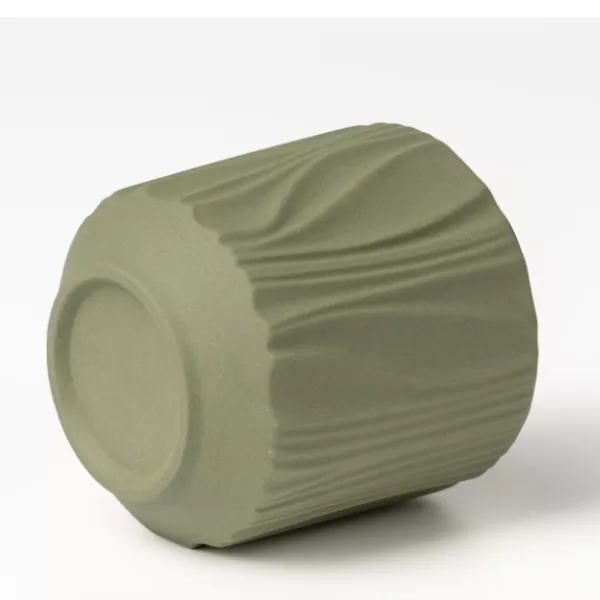 Neljavärvilised matt vertikaalse mustriga keraamilised küünlajalad