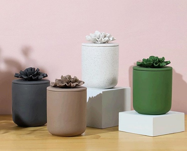 Relief Petal Ceramic Candle Jar